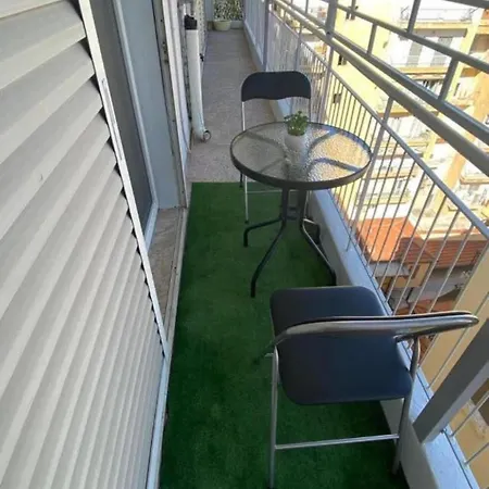 Unique In The Center דירה