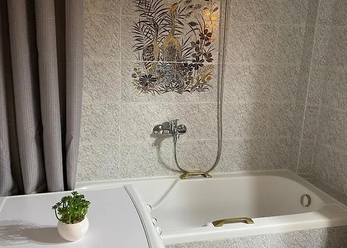 Unique In The Center * סלוניקי