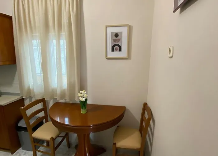 아파트 Unique In The Center