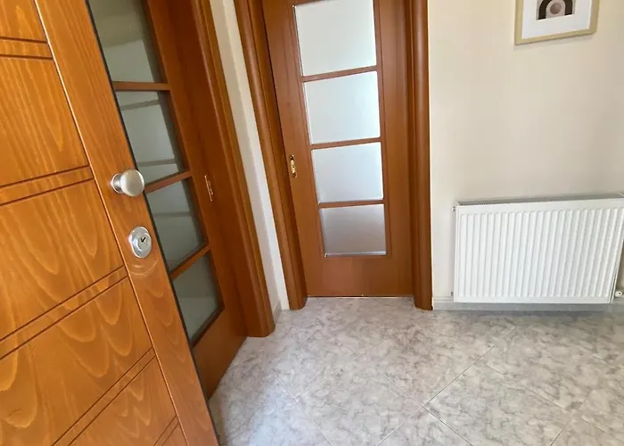 Unique In The Center *